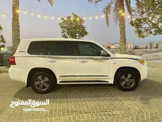  5 تويوتا لاند كروزر ابيض ثلجي  VXR 2014 5.7 للبيع