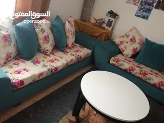  4 طقم كنب جلوس ( غرفة معيشه) مريح جدا وواسع ومميز
