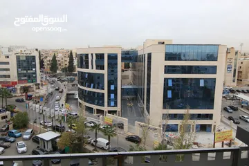  17 عيادة مساحة 58م (8) فاخرة للبيع من المالك في الشميساني جانب التخصصي (مجمع الحسيني الطبي)