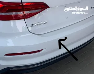  18 طبون امامي ليف 2015 نظيف في كسر بسيط عند قاعدة الشحن تمت معالجته بلاصق قوي جدا وايضا جناح امامي يمين
