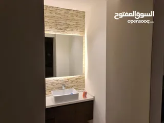  11 شقة تشطيب شخصي ومواصفات عالية
