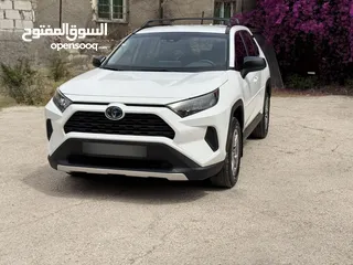  1 تويوتا راف فور موديل 2022 هايبرد فورويل  حره جديد بحالة الوكاااله