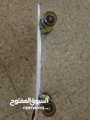  6 سكيت عجلات عضم للبيع لون ازرق في حالة الجديد