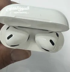  2 Apple airpod 3