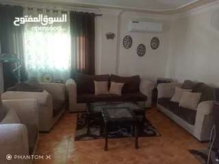  8 أثاث غرفة ضيوف ممتاز للبيع بشكل كامل او مجزء السعر مجزء على الهاتف