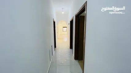  7 للبيع شقة جديدة لم تُسكن من قبل في منطقة الزهور، بموقع حيوي وقريب من جميع الخدمات