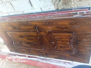  2 ابواب ملبسة صاج من الخارج. من الداخل حشوة خشب  ابواب نضيفة جداااً