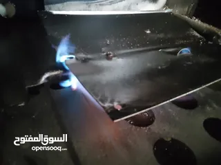  23 غاز 5عيون نحاس نظام 7مفاتيح بشتغل شواية وفرن مع بعض حجم80×60 فل ستانليس ستيل   موجود بالبقعة وعالفحص