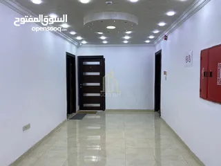  6 في موقع حيوي ومميز في مرج الحمام مجمع تجاري للبيع مكون من خمس طوابق بسعر مغري/ ref 9027