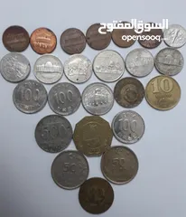  13 عملات معدنية قديمة كما موظح بالصور