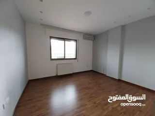  18 شقة غير مفروشة للإيجار 300م2 ( Property 19257 )-174965400