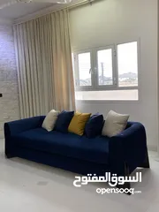  2 كنبات للبيع غبر مستعملات