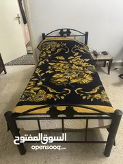  1 تخت حديد تفصيل مع فرشة ضغط عالي للبيع