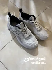  1 بوات عدد 2 نايكي وسكيتشر