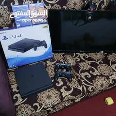  3 بلايستيشن 4 مع العاب غير الي فيه صورة و شاشة و سماعة