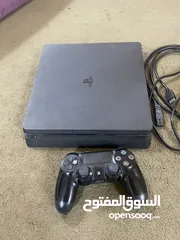  2 بلاستيشن 4.  1000جيجا