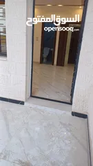 28 شقه جاهزة للبيع بناء جديد لم تسكن من قبل.