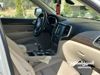  12 جيب جراند شيروكي