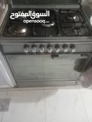  2 غاز 5 عيون +فرن+بربيش وساعه بحالة ممتازة جداً