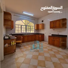  5 Beautiful 5 BR Villa / فيلا قرب شارع 18 نوفمبر