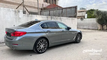  9 BMW 530e 2021/2020
