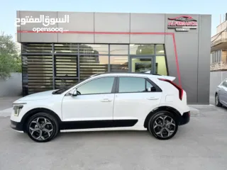  2 كيا نيرو هايبرد مع فتحة سقف Kia_Niro_Hybrid