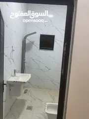  12 بيت للبيع يحوي على شقتين كل شقه لها سطحها الخاص بقوشان منفصل
