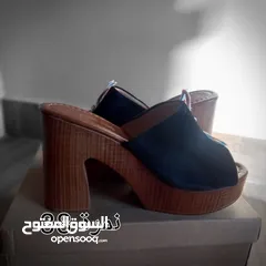  4 احذيه بحال الجديد لبسة واحدة للبيع         أحذية  أحذية