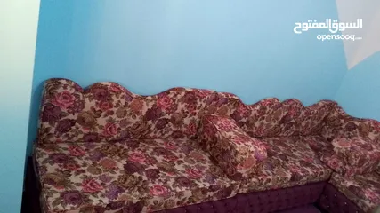  2 كورنر بحالة ممتازة