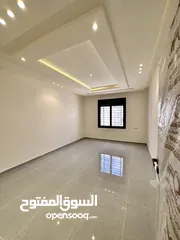  15 شقة فاخره طابق اخير مع روف بمساحة 205م للبيع في اربد مجمع عمان الجديد مقابل صالة مسايا