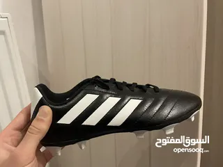  1 بوت كرة اديدس جديد غير مستعمل قياس 37.5