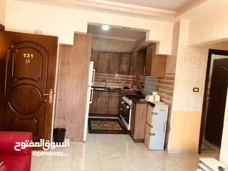  4 شقة مفروشة مميزة للبيع في شارع الجامعة
