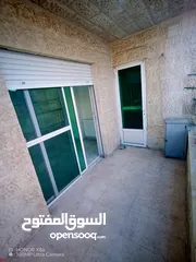  4 شقة للبيع مخدومة مع مصعد طابق اخير حالة ممتازة مطبخ أمريكي حالة ممتازة سكن مرة واحدة