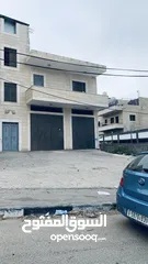  3 بناية طابقين للبيع في سنجل رام الله في حي المزيرعة مساحة الارض 800 م مع مخزنين كبار