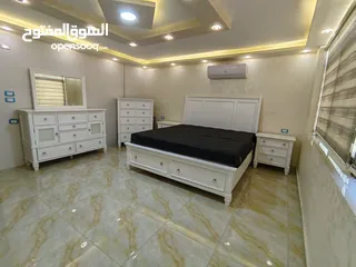  13 غرفه نوم امريكي   اشلي   ثقيله جدا جدا.    سبب البيع السفر  بسعر حرق والله بعوض  الغرفه ماببتعوض
