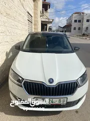  4 سكودا فابيا 2019 هاتشباك ، خمس مقاعد ، 1000 تيربو بنزين ، سيارة شركة يد أولى