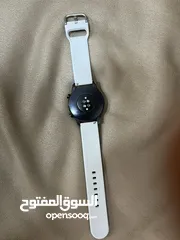  2 ساعه هواوي gt2 متعمله بحاله جيده خدش خفيف بل شاشه عليها لزقه حراريه الساعه معها شاحنها وكثير عمليه