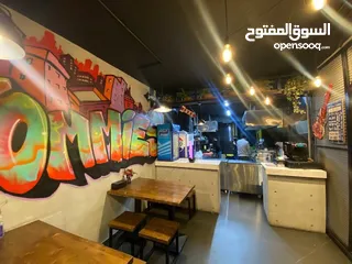  4 مطعم شورما في منطقة جبيهه للبيع