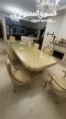  1 طاولة خشب ثقيل