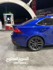  5 لكزس is 200 T اقل سعر ف السوق السياره نظيفه جدا و ماتحتاج شي ابدا