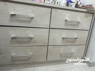  3 Chest of drawers with a mirror