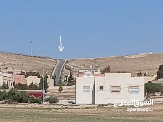  1 أرض مميزة في الموقر (مطل الحاتمية)