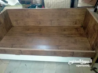  4 تخت شبابي ايكيا مع فرشة الدكتور وبداخله جارور للتخزين