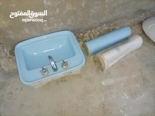  3 مغاسل مع طاولات لأدوات تنضيف للبيع 25 نهائي