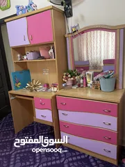  8 طقم كنب أمريكي لون بني  غرفة نوم شبابي بناتي سريرين ومكتبة وبيرو وخزانة