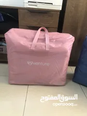  1 تخت بيبي ازرق وزهري جديد