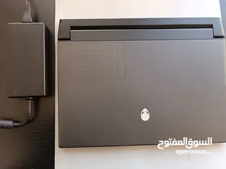  1 من أفضل الأجهزة للألعاب والتصميم: جهاز ALIENWARE M15 R2 2020