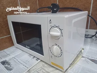  6 IKON MICROWAVE OVEN. 20 L  PURCHASED FROM LULU.