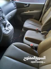  8 كيا كرنفال