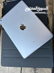  2 iPad 9 used like new